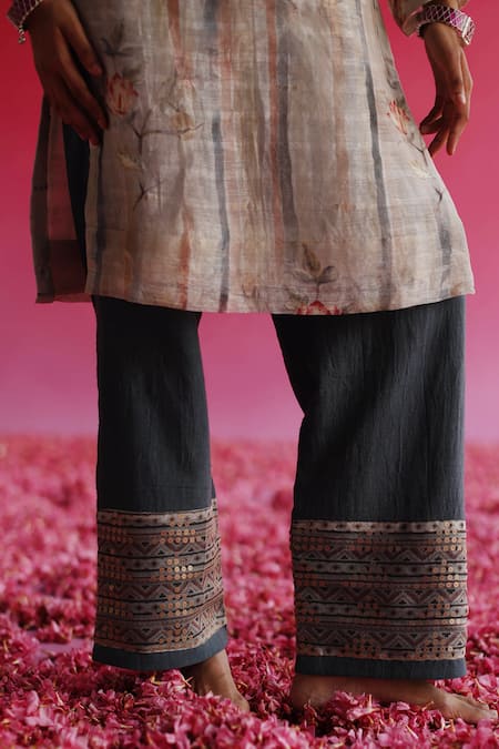 Buy_Taisha_Cream Linen, Silk, Cotton Embroidery, Bhuman Floral Pattern Kurta With Pant 