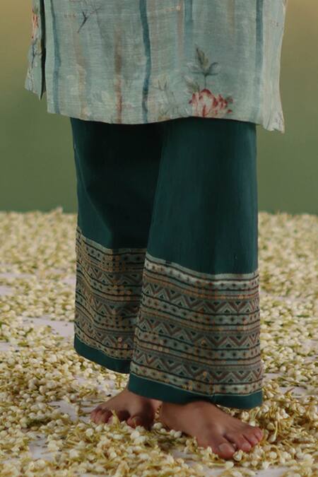 Taisha Green Linen, Cotton Embroidery, Sequins Silk Floral Pattern Kurta With Pant at Aza Fashions Taisha_Green Linen, Cotton Embroidery, Sequins Silk Floral Pattern Kurta With Pant _at_Aza_Fashions