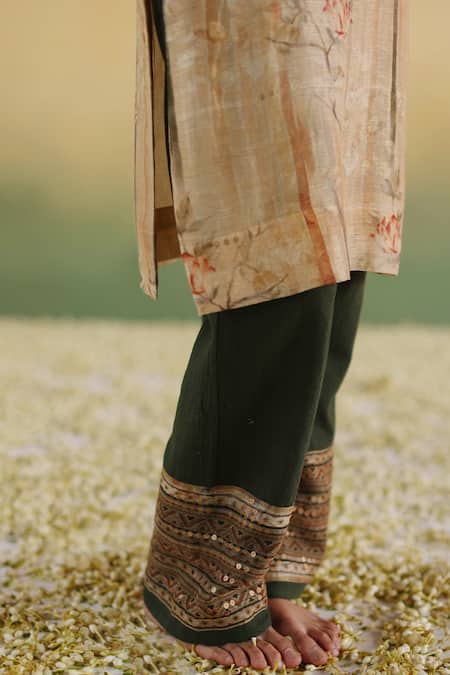 Buy Taisha Yellow Linen, Silk, Cotton Embroidery Straight Floral Pattern Kurta With Pant Buy_Taisha_Yellow Linen, Silk, Cotton Embroidery Straight Floral Pattern Kurta With Pant