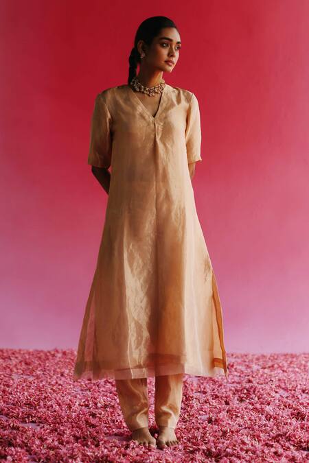 Buy_Taisha_Gold Chanderi Silk, Silk, Tissue V-neck Sudha Banarasi Kurta With Pant _Online_at_Aza_Fashions