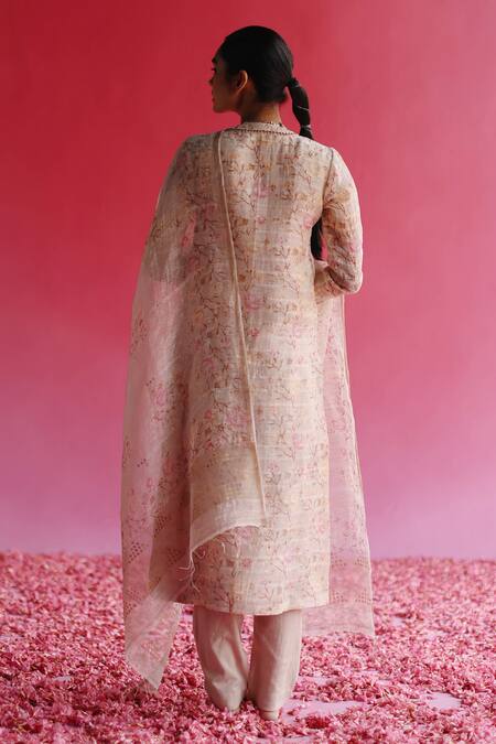 Shop_Taisha_Pink Pure Handloom Sequin Weave Fabric Floral Gulbag Rose Pattern Dupatta_at_Aza_Fashions
