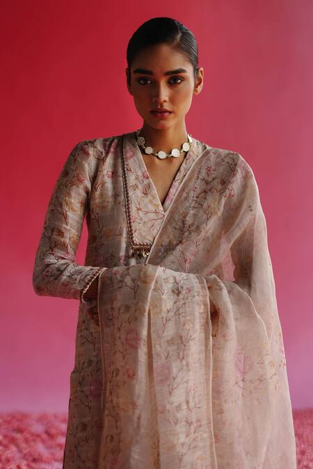Shop_Taisha_Pink Pure Handloom Sequin Weave Fabric Floral Gulbag Rose Pattern Dupatta_Online_at_Aza_Fashions