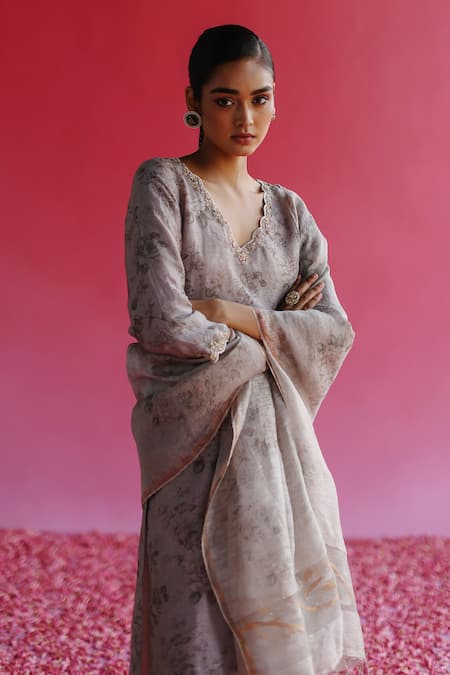 Shop_Taisha_Grey Handloom Cotton Embroidery Swaroop Floral Pattern Dupatta _Online_at_Aza_Fashions