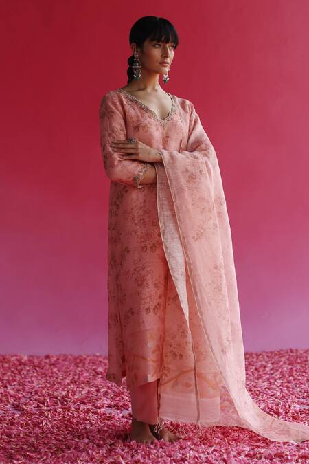 Shop Taisha Pink Handloom Cotton Embroidery Swaroop Dupatta Online at Aza Fashions Shop_Taisha_Pink Handloom Cotton Embroidery Swaroop Dupatta _Online_at_Aza_Fashions