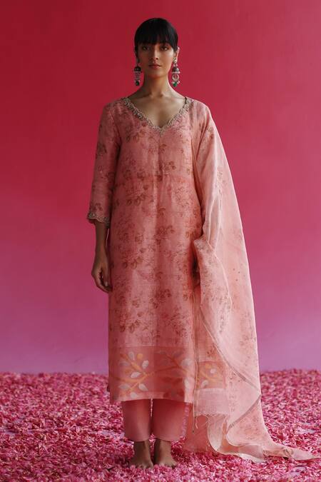 Taisha Pink Handloom Cotton Embroidery Swaroop Dupatta at Aza Fashions Taisha_Pink Handloom Cotton Embroidery Swaroop Dupatta _at_Aza_Fashions