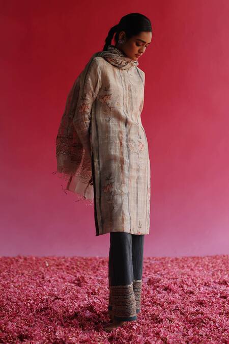 Buy Taisha Cream Handloom Cotton Embroidery Bhuman Blossom Pattern Dupatta Online at Aza Fashions Buy_Taisha_Cream Handloom Cotton Embroidery Bhuman Blossom Pattern Dupatta _Online_at_Aza_Fashions