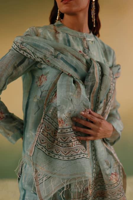 Taisha Floral Bloom Woven Dupatta 