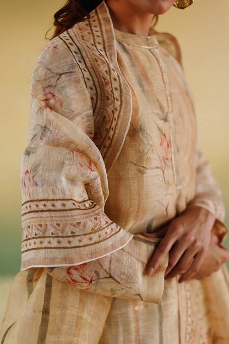 Taisha_Yellow Pure Handloom Sequin Weave Fabric Floral Blooming Pattern Dupatta_Online_at_Aza_Fashions