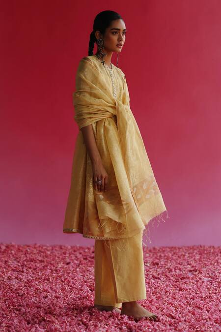 Buy_Taisha_Yellow Handloom Cotton Embroidery Sequin Floral Dupatta _Online_at_Aza_Fashions