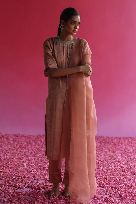 Shop_Taisha_Pink Pure Organza Silk Dupatta Woven Solid _at_Aza_Fashions