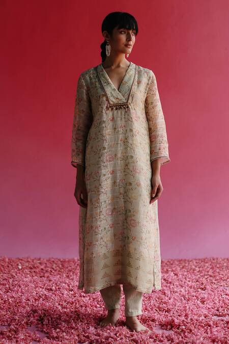 Buy Taisha Green Linen, Silk Sequins V-neck Gulbag Rosette Pattern Kurta Online at Aza Fashions Buy_Taisha_Green Linen, Silk Sequins V-neck Gulbag Rosette Pattern Kurta _Online_at_Aza_Fashions