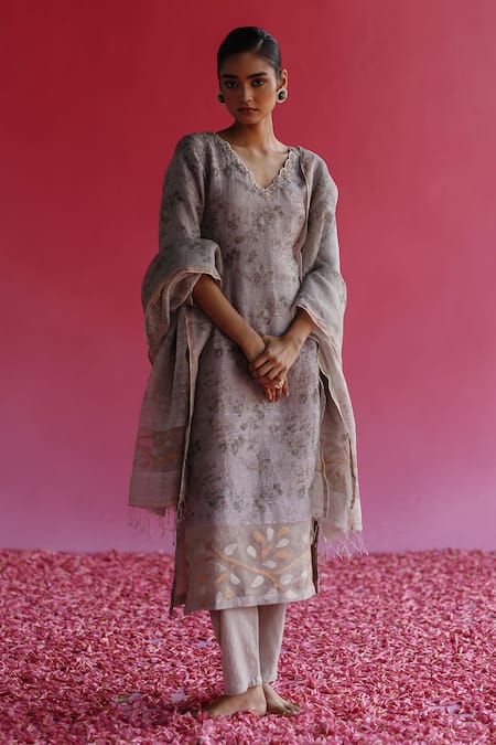 Taisha Grey Linen, Silk Embroidery, Sequins Swaroop Handloom Floral Pattern Kurta Online at Aza Fashions Taisha_Grey Linen, Silk Embroidery, Sequins Swaroop Handloom Floral Pattern Kurta _Online_at_Aza_Fashions