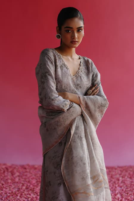 Buy Taisha Grey Linen, Silk Embroidery, Sequins Swaroop Handloom Floral Pattern Kurta Online at Aza Fashions Buy_Taisha_Grey Linen, Silk Embroidery, Sequins Swaroop Handloom Floral Pattern Kurta _Online_at_Aza_Fashions