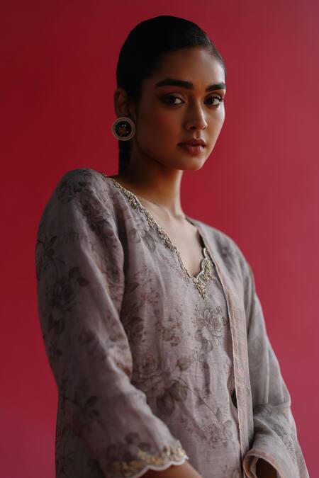Shop Taisha Grey Linen, Silk Embroidery, Sequins Swaroop Handloom Floral Pattern Kurta Online at Aza Fashions Shop_Taisha_Grey Linen, Silk Embroidery, Sequins Swaroop Handloom Floral Pattern Kurta _Online_at_Aza_Fashions
