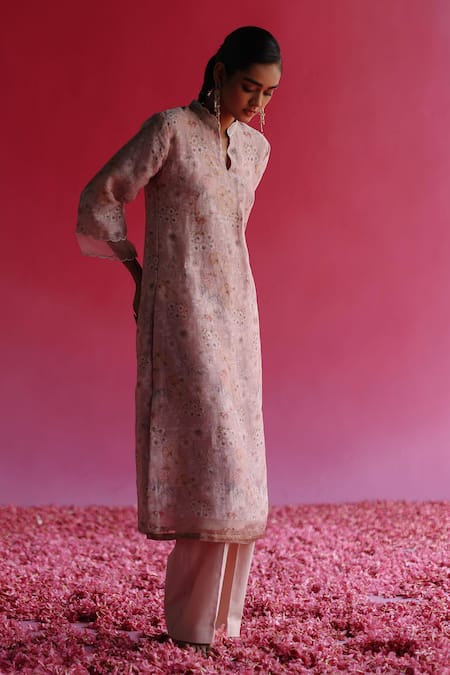 Taisha_Pink Linen, Silk Embroidery Mandarin Collar Bagh Kurta _at_Aza_Fashions