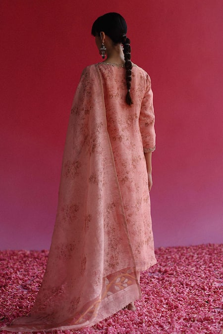 Shop Taisha Pink Linen, Silk, , Handloom Swaroop Flower Woven Kurta Set at Aza Fashions Shop_Taisha_Pink Linen, Silk, , Handloom Swaroop Flower Woven Kurta Set _at_Aza_Fashions