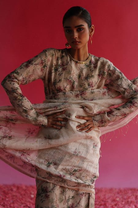 Taisha White Linen, , Handloom Embroidery, Aacho Flower Woven Kurta Set Online at Aza Fashions Taisha_White Linen, , Handloom Embroidery, Aacho Flower Woven Kurta Set _Online_at_Aza_Fashions