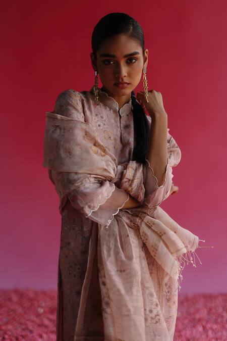 Buy_Taisha_Pink Linen, Silk, , Handloom Keyhole Neck Bagh Woven Kurta Set _Online_at_Aza_Fashions