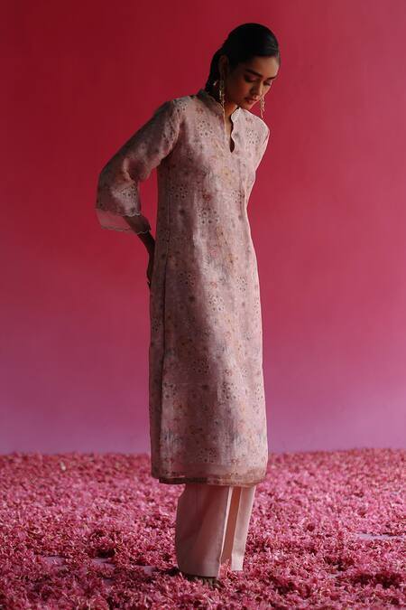 Shop_Taisha_Pink Linen, Silk, , Handloom Keyhole Neck Bagh Woven Kurta Set _Online_at_Aza_Fashions