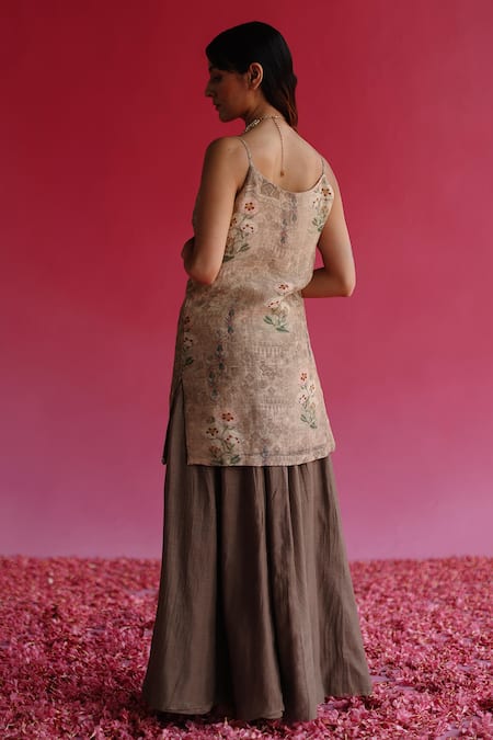 Shop Taisha Grey Silk, Linen, , Handloom Nanda Floral Woven Kurta Gharara Set at Aza Fashions Shop_Taisha_Grey Silk, Linen, , Handloom Nanda Floral Woven Kurta Gharara Set _at_Aza_Fashions
