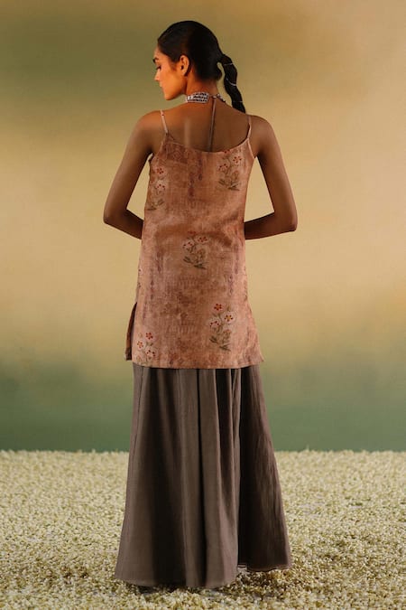 Shop Taisha Peach Silk, Cotton, Chanderi, Handloom Nanda Flower Woven Kurta Gharara Set at Aza Fashions Shop_Taisha_Peach Silk, Cotton, Chanderi, Handloom Nanda Flower Woven Kurta Gharara Set _at_Aza_Fashions