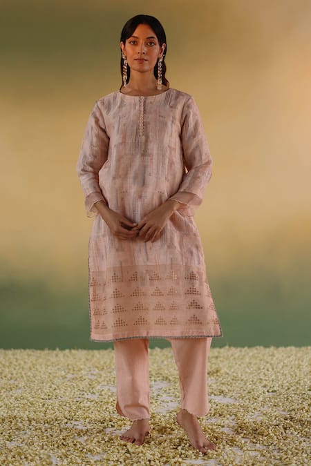 Taisha Pink Linen, , Handloom Tassels Sattva Geometric Woven Kurta Set Online at Aza Fashions Taisha_Pink Linen, , Handloom Tassels Sattva Geometric Woven Kurta Set _Online_at_Aza_Fashions