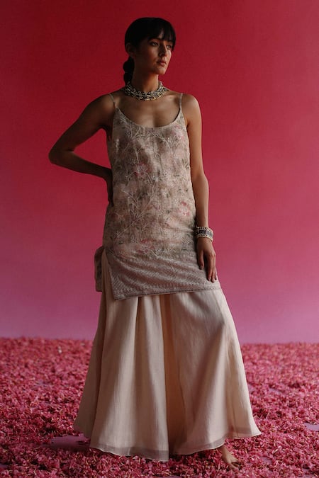 Shop Taisha White Linen, Cotton, Silk, Chanderi, Handloom Kaner Cross Stitch Kurta Set Online at Aza Fashions Shop_Taisha_White Linen, Cotton, Silk, Chanderi, Handloom Kaner Cross Stitch Kurta Set _Online_at_Aza_Fashions