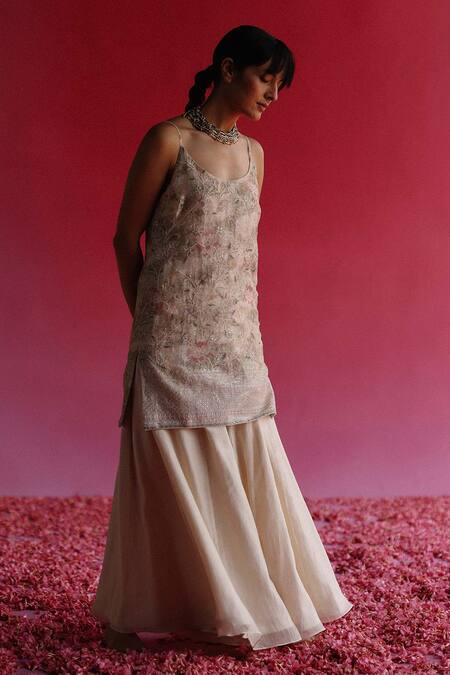 Taisha White Linen, Cotton, Silk, Chanderi, Handloom Kaner Cross Stitch Kurta Set at Aza Fashions Taisha_White Linen, Cotton, Silk, Chanderi, Handloom Kaner Cross Stitch Kurta Set _at_Aza_Fashions