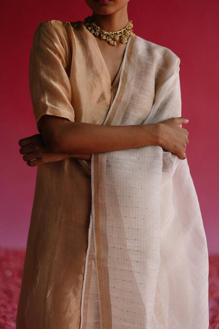 Shop_Taisha_Gold Silk, Linen V-neck V Woven Kurta Set _Online_at_Aza_Fashions