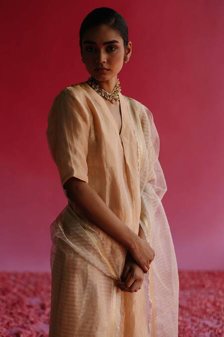 Shop Taisha Gold Tissue, Silk, Brocade Zari V-neck Sudha Banarasi Kurta Set Online at Aza Fashions Shop_Taisha_Gold Tissue, Silk, Brocade Zari V-neck Sudha Banarasi Kurta Set _Online_at_Aza_Fashions