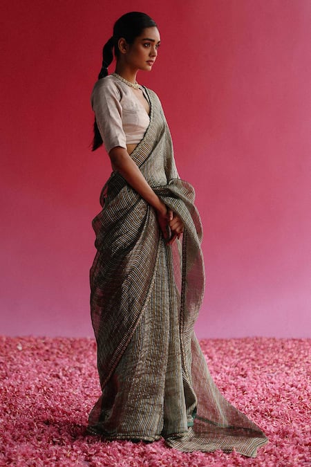 Pure Hand loom Khaddi Chiffon Georgette Saree with Silver Zari Weaving –  fab-persona