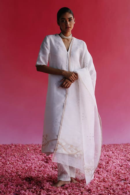 Shop_Taisha_White Linen, Silk Sequins, Zari V-neck Palash Pure Handloom Kurta _Online_at_Aza_Fashions