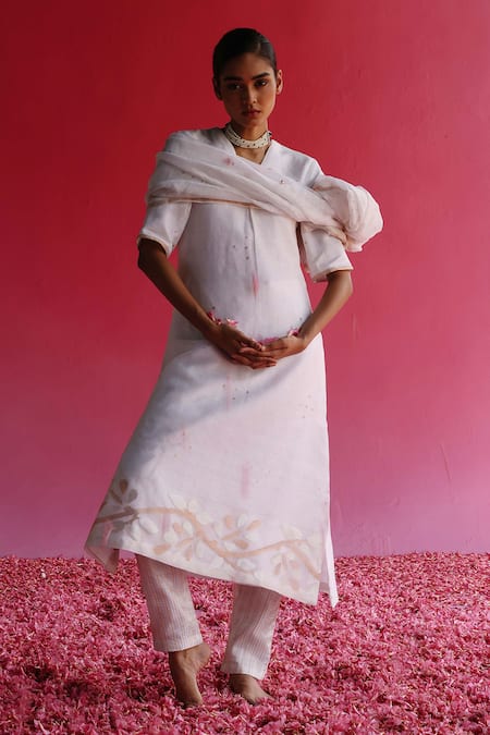 Taisha_White Linen, Silk Sequins, Zari V-neck Palash Pure Handloom Kurta _at_Aza_Fashions