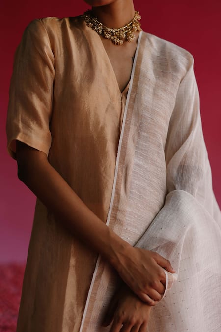 Shop Taisha Gold Silk, Tissue V-neck Sudha Pure Banarasi Kurta Online at Aza Fashions Shop_Taisha_Gold Silk, Tissue V-neck Sudha Pure Banarasi Kurta _Online_at_Aza_Fashions
