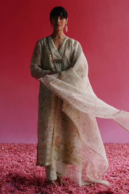 Taisha_Green , Handloom Gulbag Pure Kala Pant _at_Aza_Fashions