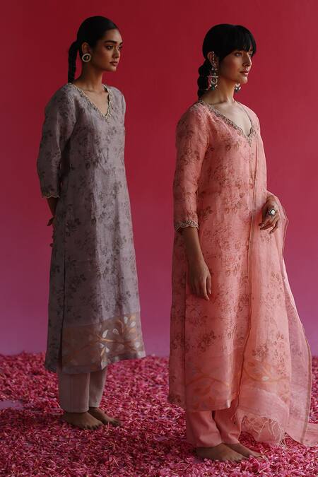 Taisha_Grey Cotton Swaroop Kala Handloom Pant _at_Aza_Fashions