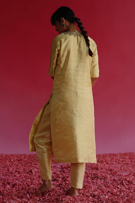 Shop_Taisha_Yellow Silk Manjari Zari Tissue Pant _at_Aza_Fashions