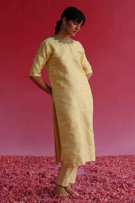 Buy_Taisha_Yellow Silk Manjari Zari Tissue Pant _Online_at_Aza_Fashions