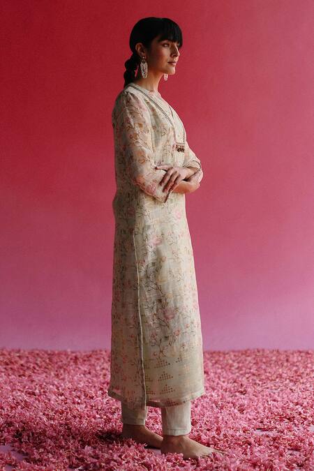 Buy_Taisha_Green Linen, Silk, Cotton Sequins, Embroidery V-neck Gulbag Handloom Kurta Set _Online_at_Aza_Fashions