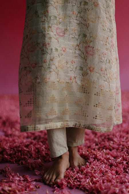 Shop_Taisha_Green Linen, Silk, Cotton Sequins, Embroidery V-neck Gulbag Handloom Kurta Set _Online_at_Aza_Fashions