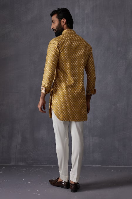 Arjan Dugal Chanderi Silk Embroidered Kurta & Pant Set 