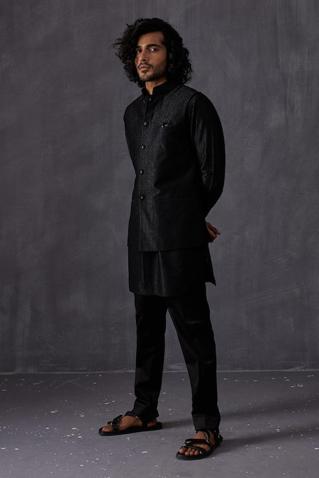 Buy_Arjan Dugal_Black Chanderi Silk, Cotton Satin, Cotton, Lycra Embroidery Kurta Set _Online_at_Aza_Fashions
