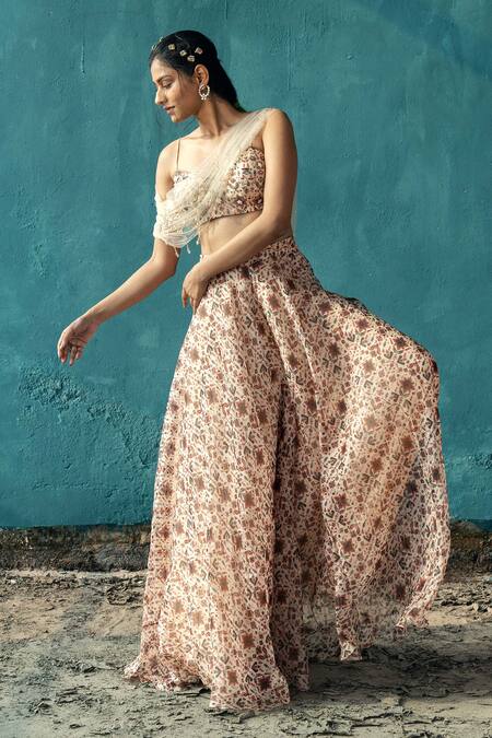 Kyross Ivory Organza, Tulle Sequins, Beads Sweetheart Neck Printed Bustier Sharara Set Online at Aza Fashions Kyross_Ivory Organza, Tulle Sequins, Beads Sweetheart Neck Printed Bustier Sharara Set _Online_at_Aza_Fashions