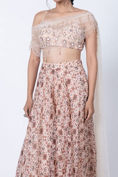 Kyross Ivory Organza, Tulle Sequins, Beads Sweetheart Neck Printed Bustier Sharara Set at Aza Fashions Kyross_Ivory Organza, Tulle Sequins, Beads Sweetheart Neck Printed Bustier Sharara Set _at_Aza_Fashions