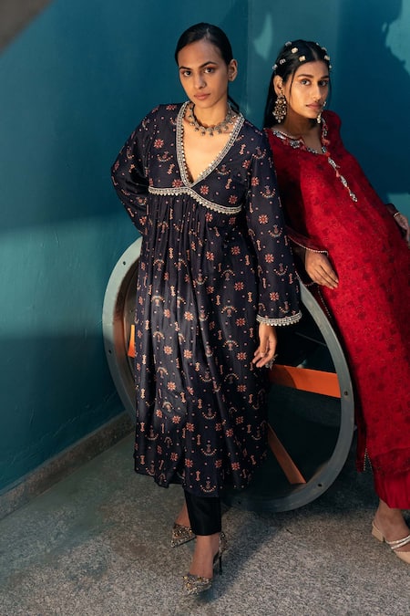 Kyross_Black Silk, Chanderi, Tulle, Organza Sequins V-neck Buta Print Anarkali Set _Online_at_Aza_Fashions