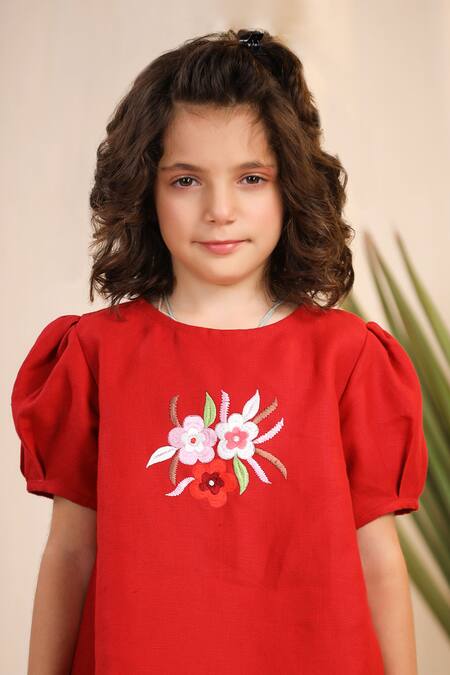 Buy_Casa Ninos_Red Linen Embroidery Puffed Sleeve Top And Shorts Set _Online_at_Aza_Fashions