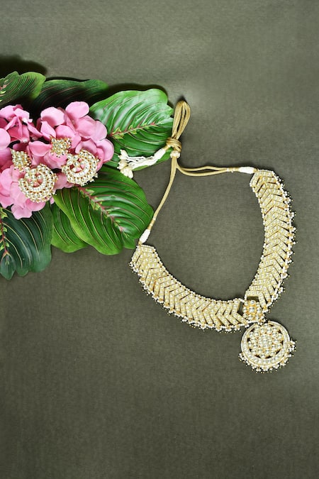 Shop_Vivinia By Vidhi Mehra_Gold Plated Stones Kundan Polki And Pearl Embellished Pendant Necklace Set _at_Aza_Fashions