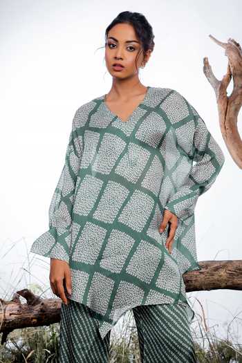 Omana By Ranjana Bothra_Green Satin, Georgette, Crepe Embroidery V-neck Bandhani Print Top With Pant _at_Aza_Fashions