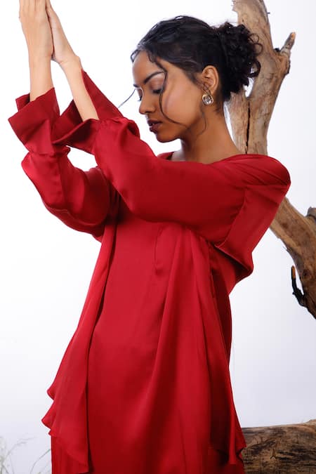 Omana By Ranjana Bothra_Red Satin V-neck Asymmetric Hm Top With Pant _at_Aza_Fashions