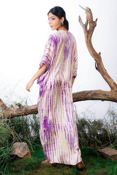 Shop Omana By Ranjana Bothra Purple Modal, Satin Beads, Sequins V-neck Neckline Embroidered Kaftan at Aza Fashions Shop_Omana By Ranjana Bothra_Purple Modal, Satin Beads, Sequins V-neck Neckline Embroidered Kaftan _at_Aza_Fashions